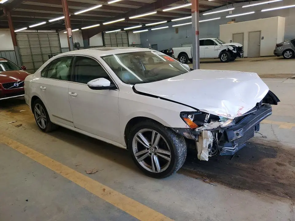 2012 VOLKSWAGEN PASSAT SEL  