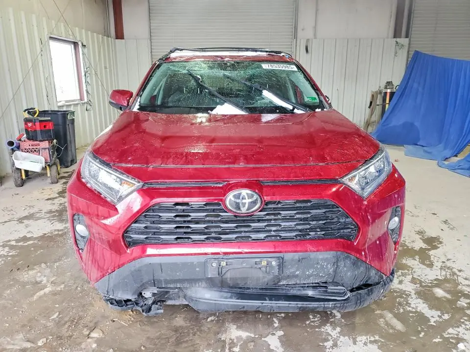 2021 TOYOTA RAV4 XLE  