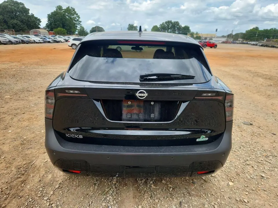 2025 NISSAN KICKS SV  
