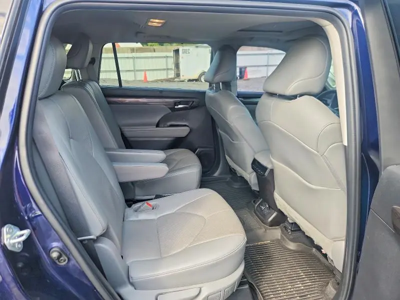 2022 TOYOTA HIGHLANDER LIMITED  