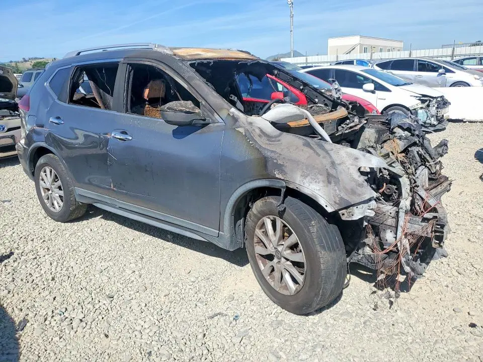 2018 NISSAN ROGUE SV  
