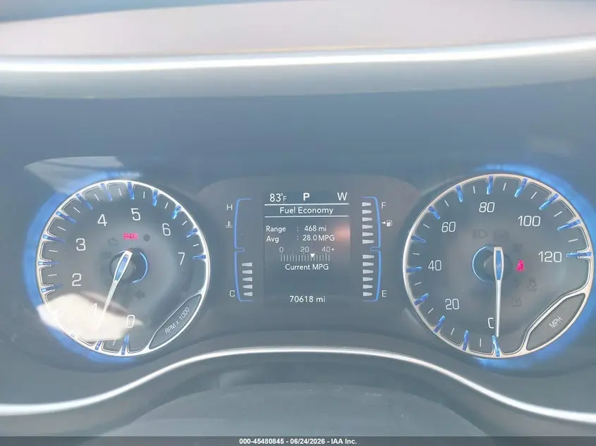2022 CHRYSLER VOYAGER LX