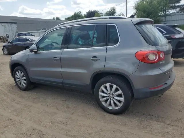 2011 VOLKSWAGEN TIGUAN S  