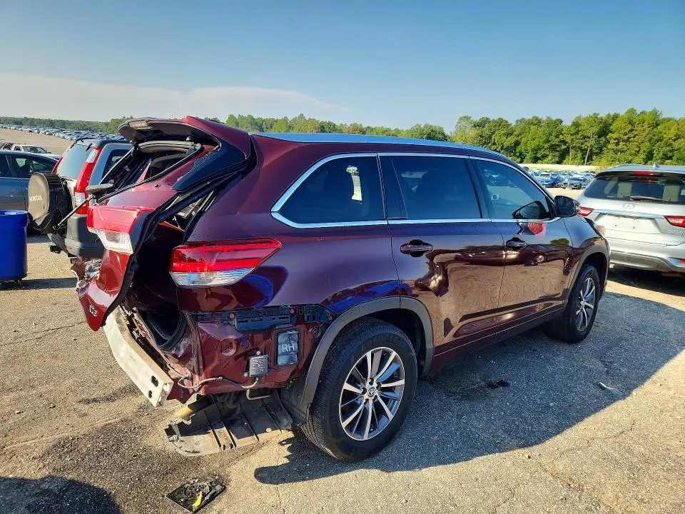 2018 TOYOTA HIGHLANDER XLE  