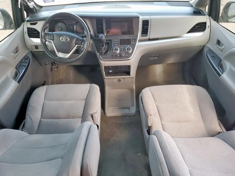 2017 TOYOTA SIENNA   
