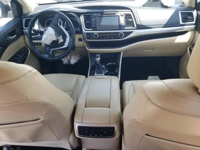 2018 TOYOTA HIGHLANDER SE  