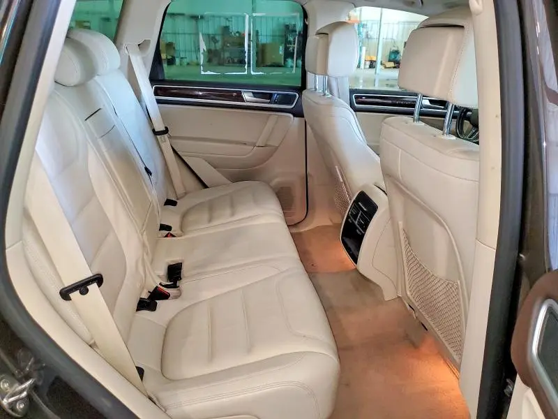 2015 VOLKSWAGEN TOUAREG V6  