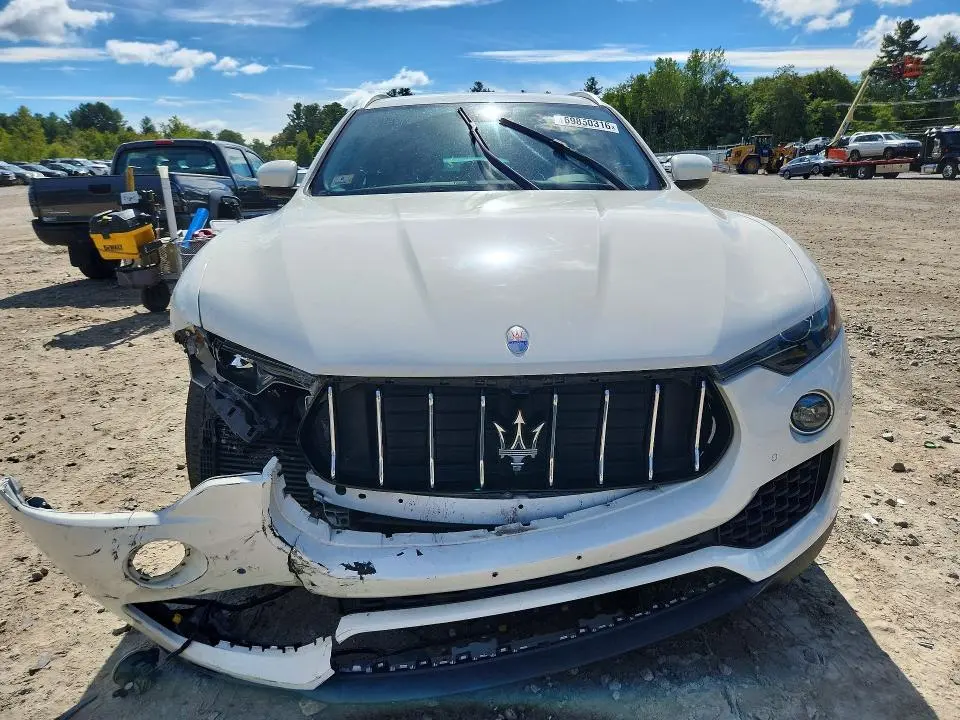 2017 MASERATI LEVANTE SPORT  