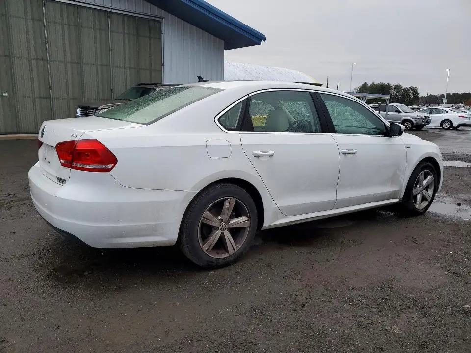 2014 VOLKSWAGEN PASSAT S  