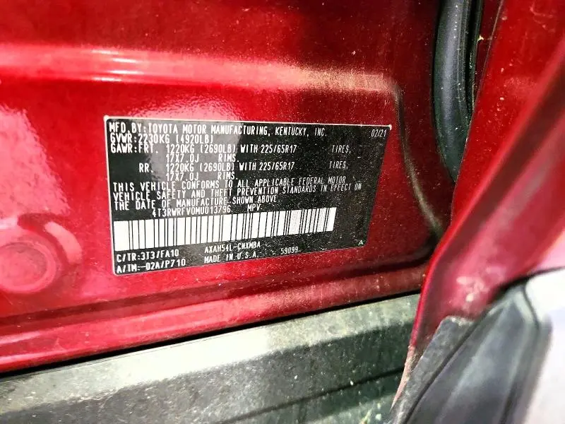 2021 TOYOTA RAV4 XLE  