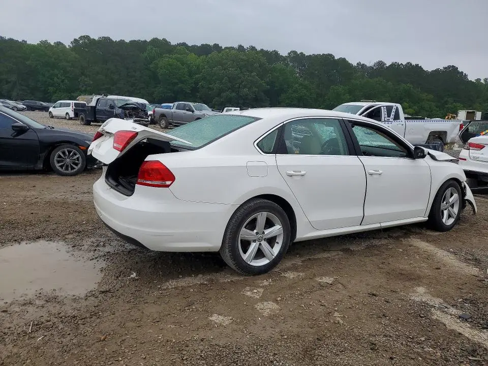 2015 VOLKSWAGEN PASSAT S  