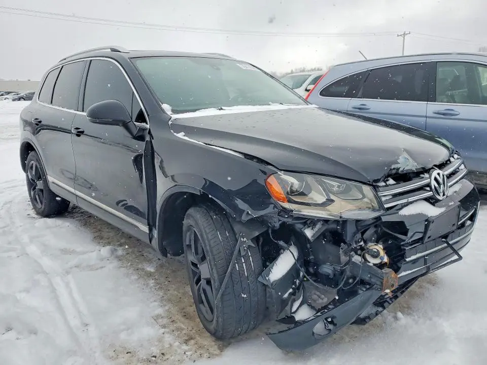 2013 VOLKSWAGEN TOUAREG V6  