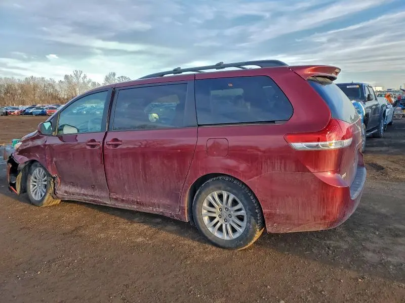2011 TOYOTA SIENNA XLE  
