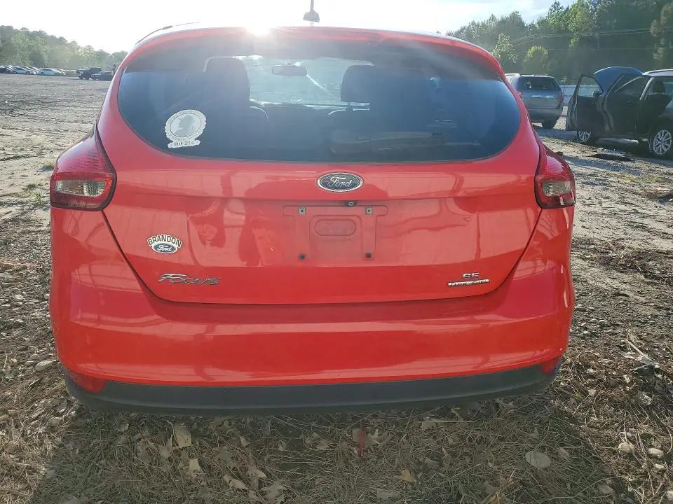 2016 FORD FOCUS SE  