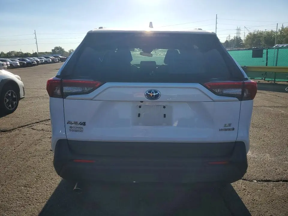 2022 TOYOTA RAV4 LE  