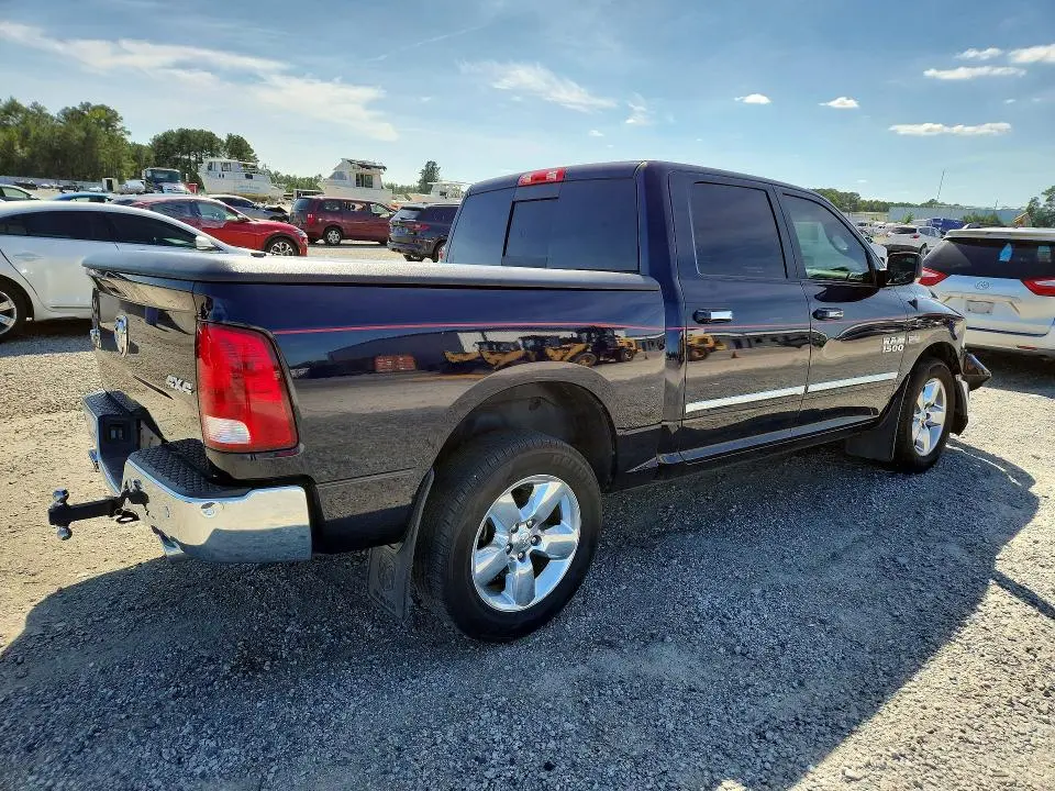 2016 RAM 1500 SLT  