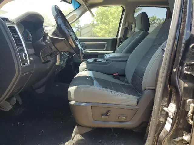 2016 RAM 1500 SLT  