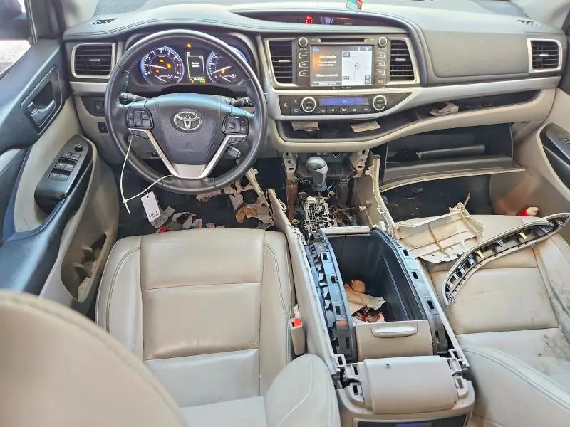2018 TOYOTA HIGHLANDER XLE  
