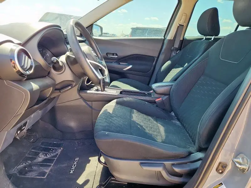 2022 NISSAN KICKS SV  