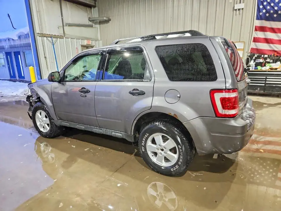 2011 FORD ESCAPE XLT  