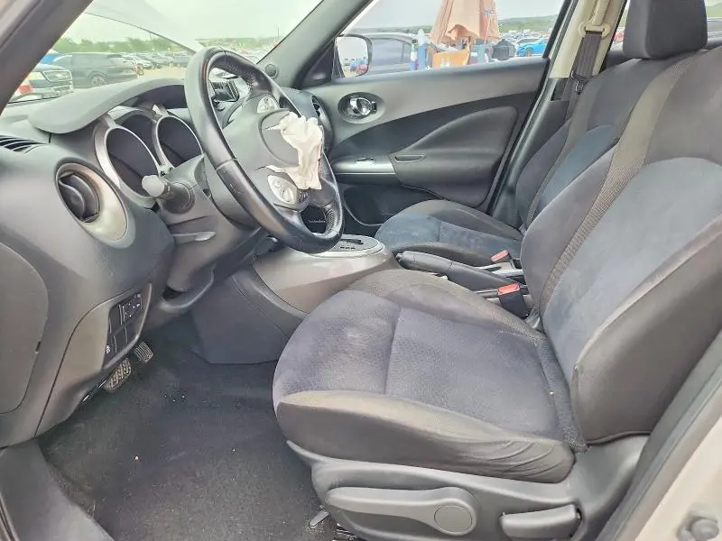 2015 NISSAN JUKE SV  