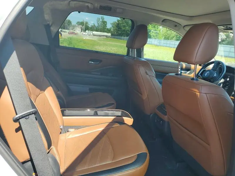 2022 NISSAN PATHFINDER PLATINUM  