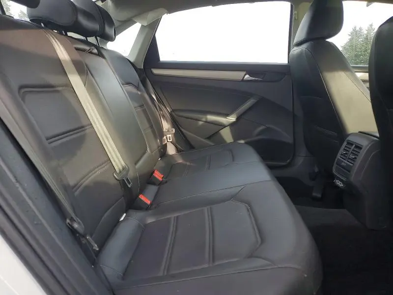 2021 VOLKSWAGEN PASSAT SE  