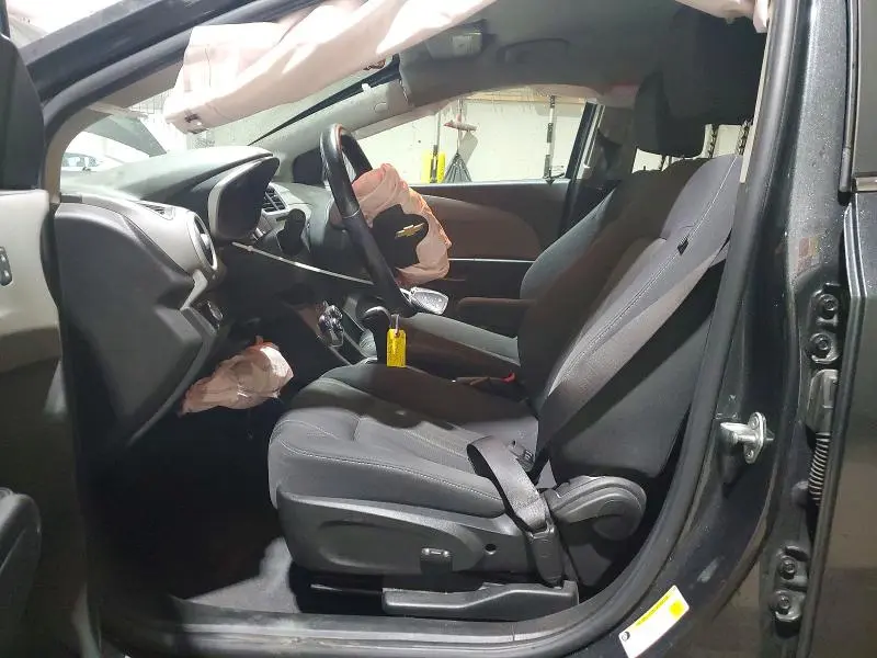 2019 CHEVROLET SONIC LT  