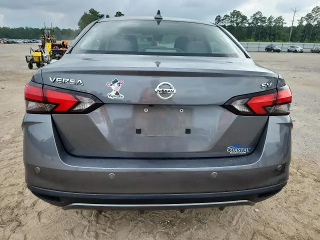 2022 NISSAN VERSA SV  