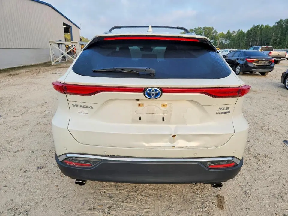 2021 TOYOTA VENZA XLE  