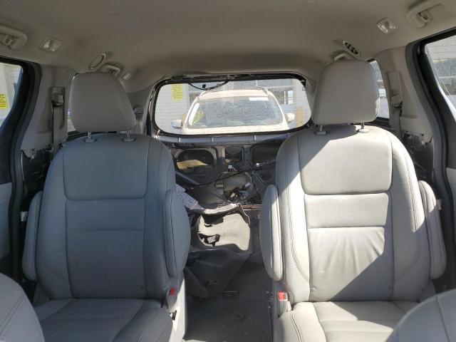 2019 TOYOTA SIENNA XLE