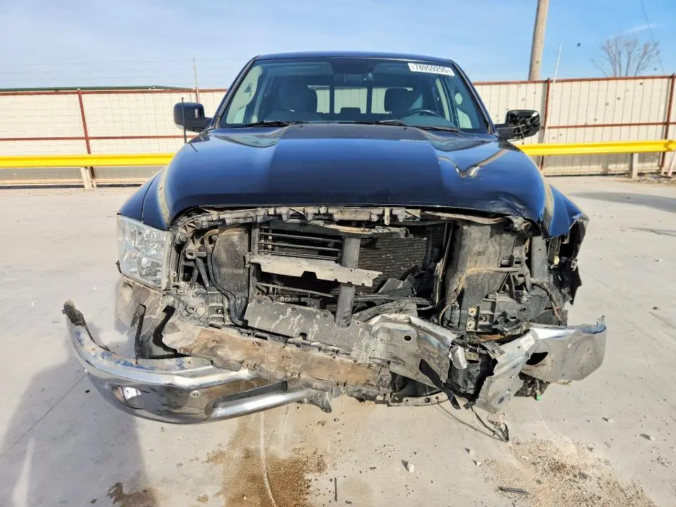 2016 RAM 1500 SLT  