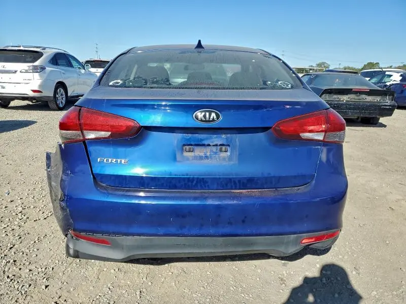 2018 KIA FORTE LX  