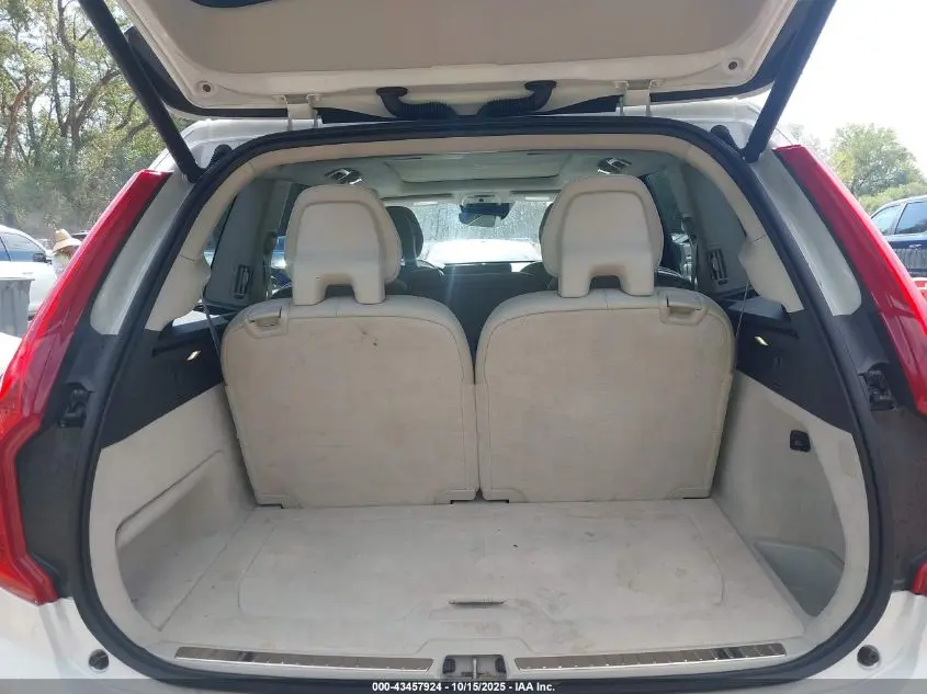 2016 VOLVO XC90 T6 MOMENTUM