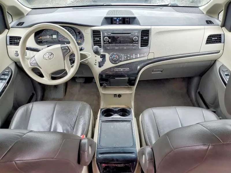 2014 TOYOTA SIENNA L 7-PASSENGER  