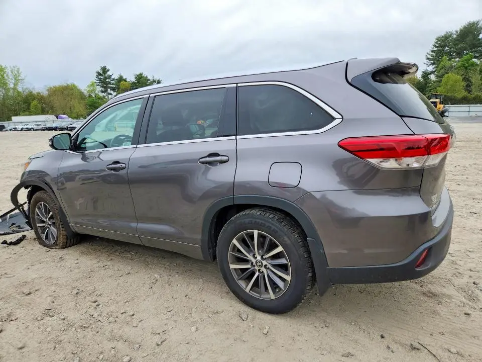 2017 TOYOTA HIGHLANDER XLE  