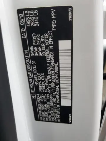 2020 VOLVO XC40 T5 MOMENTUM  