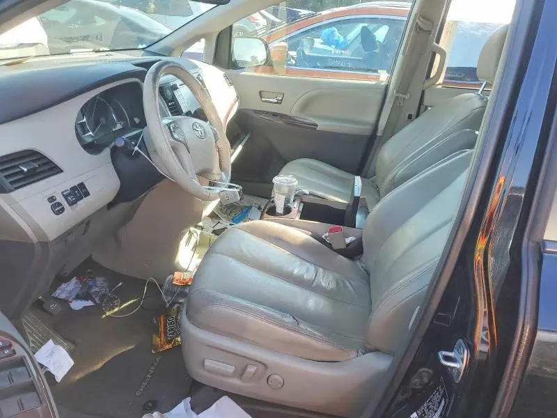 2013 TOYOTA SIENNA XLE 7-PASSENGER  