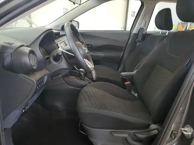2022 NISSAN KICKS S  