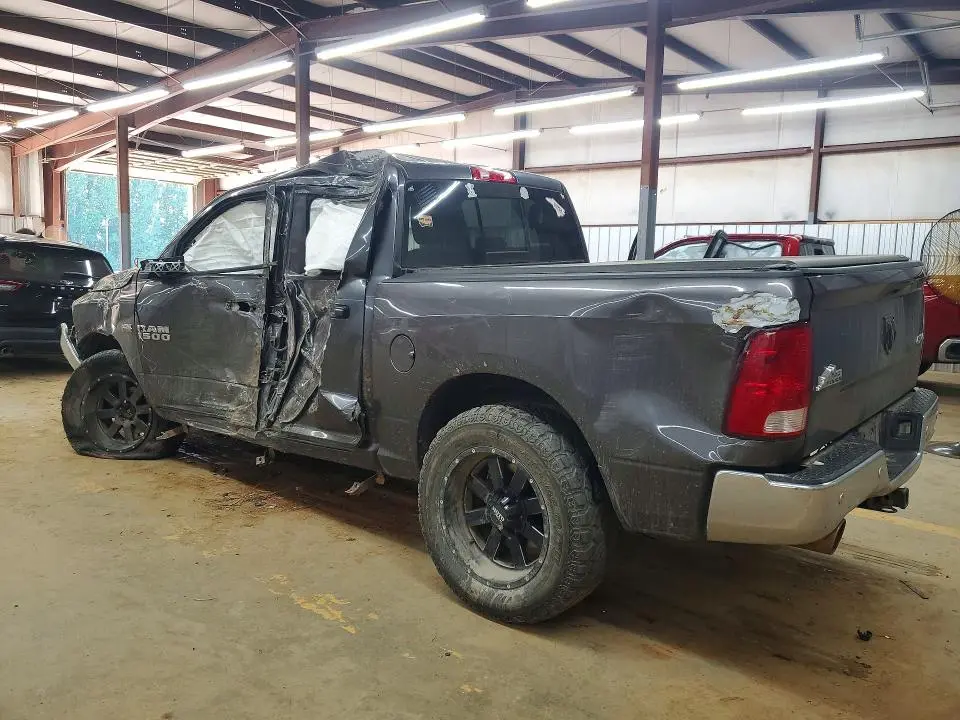 2016 RAM 1500 SLT  