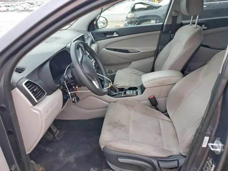 2021 HYUNDAI TUCSON SE  