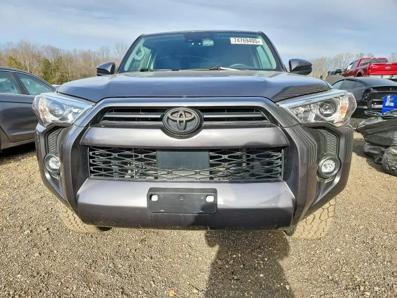2022 TOYOTA 4RUNNER SR5  