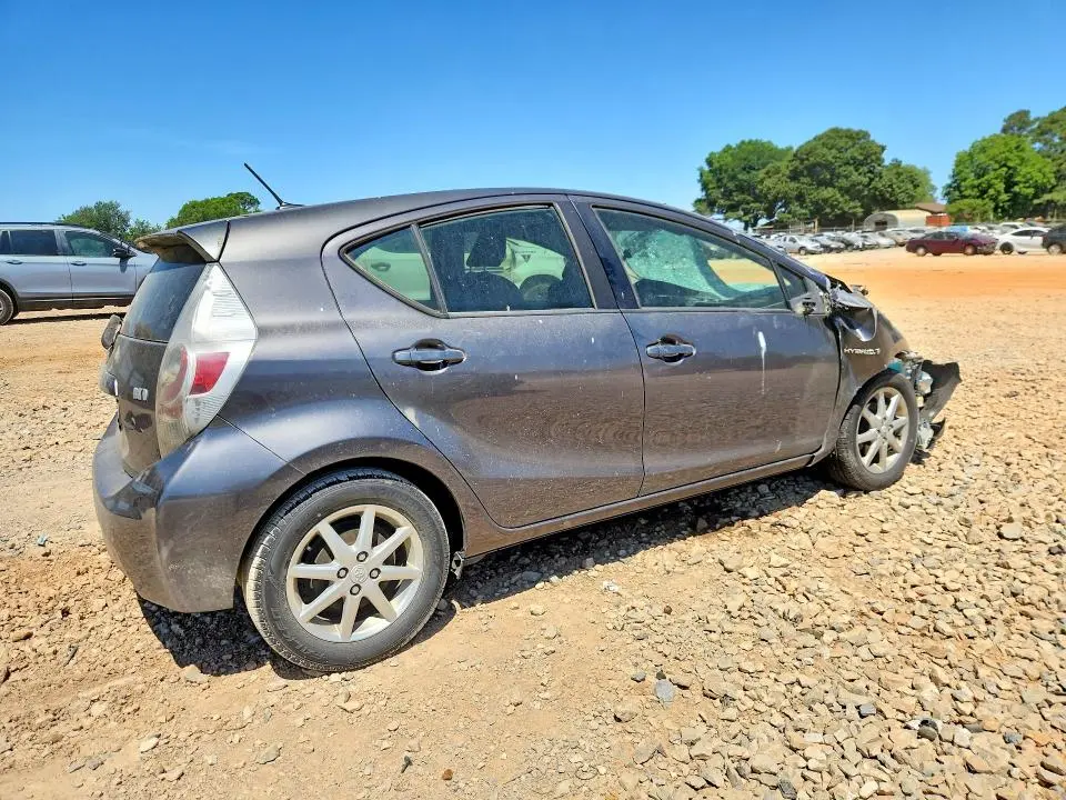 2013 TOYOTA PRIUS C THREE  