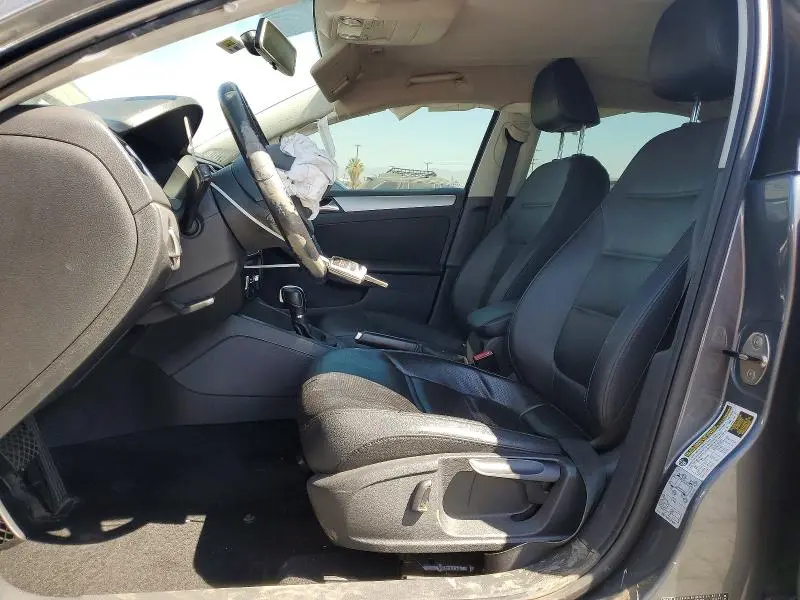 2013 VOLKSWAGEN JETTA SE  