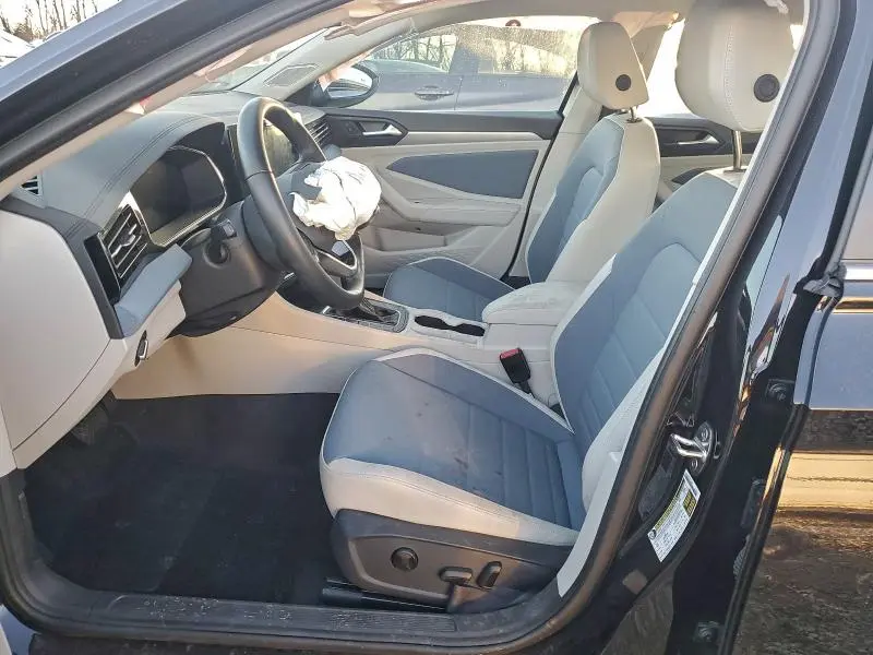 2025 VOLKSWAGEN JETTA SE  