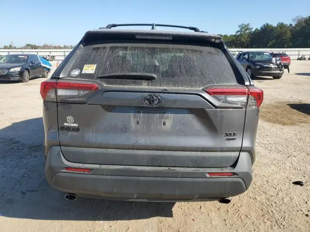 2022 TOYOTA RAV4 XLE  