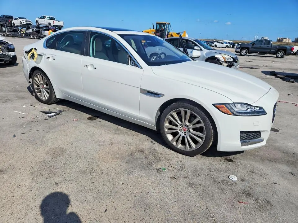2018 JAGUAR XF PRESTIGE  