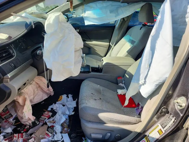 2014 TOYOTA CAMRY LE  