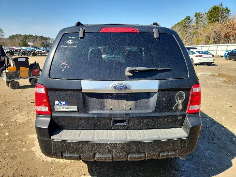 2010 FORD ESCAPE LIMITED  