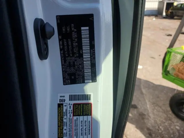 2025 TOYOTA SIENNA XLE  